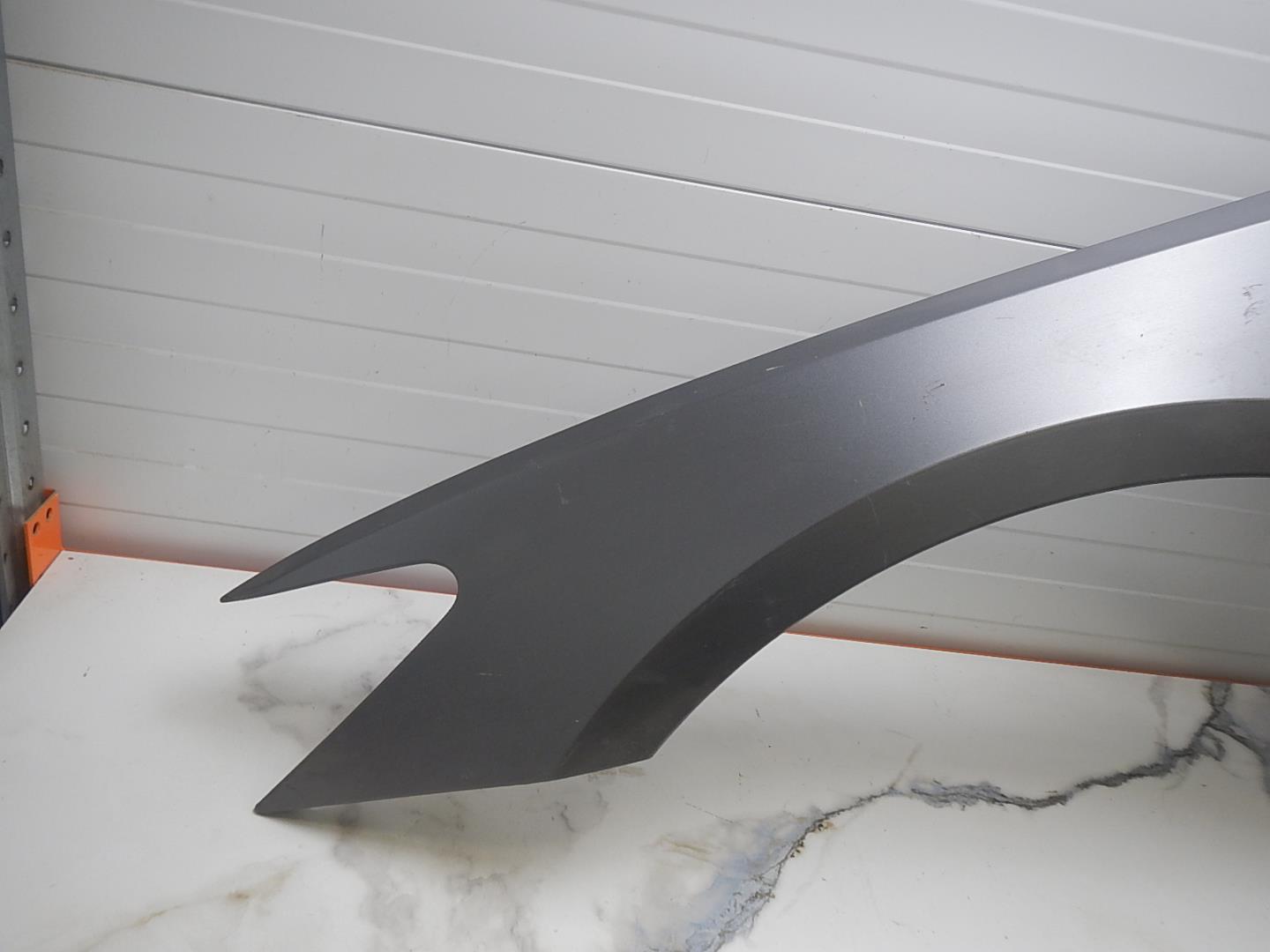 Крыло переднее левое