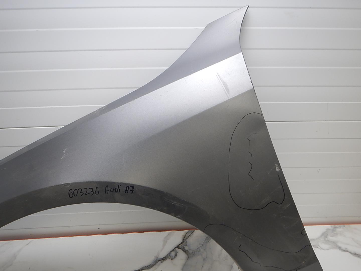 Крыло переднее левое