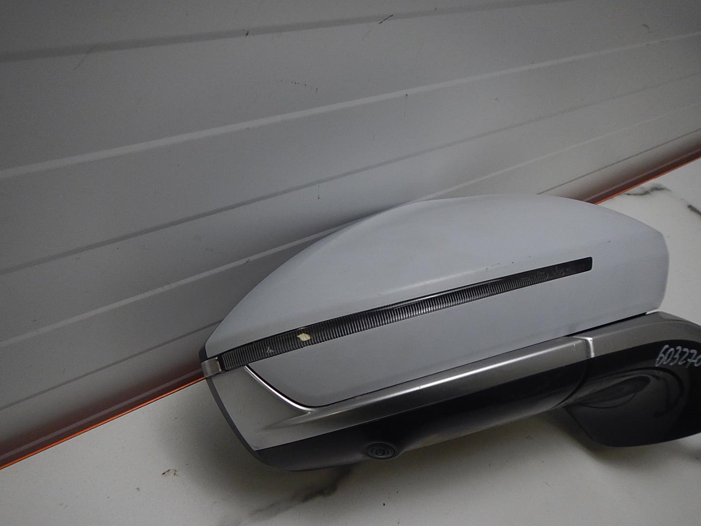 Зеркало правое электрическое