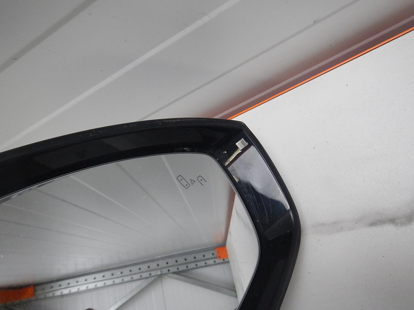 Зеркало правое электрическое