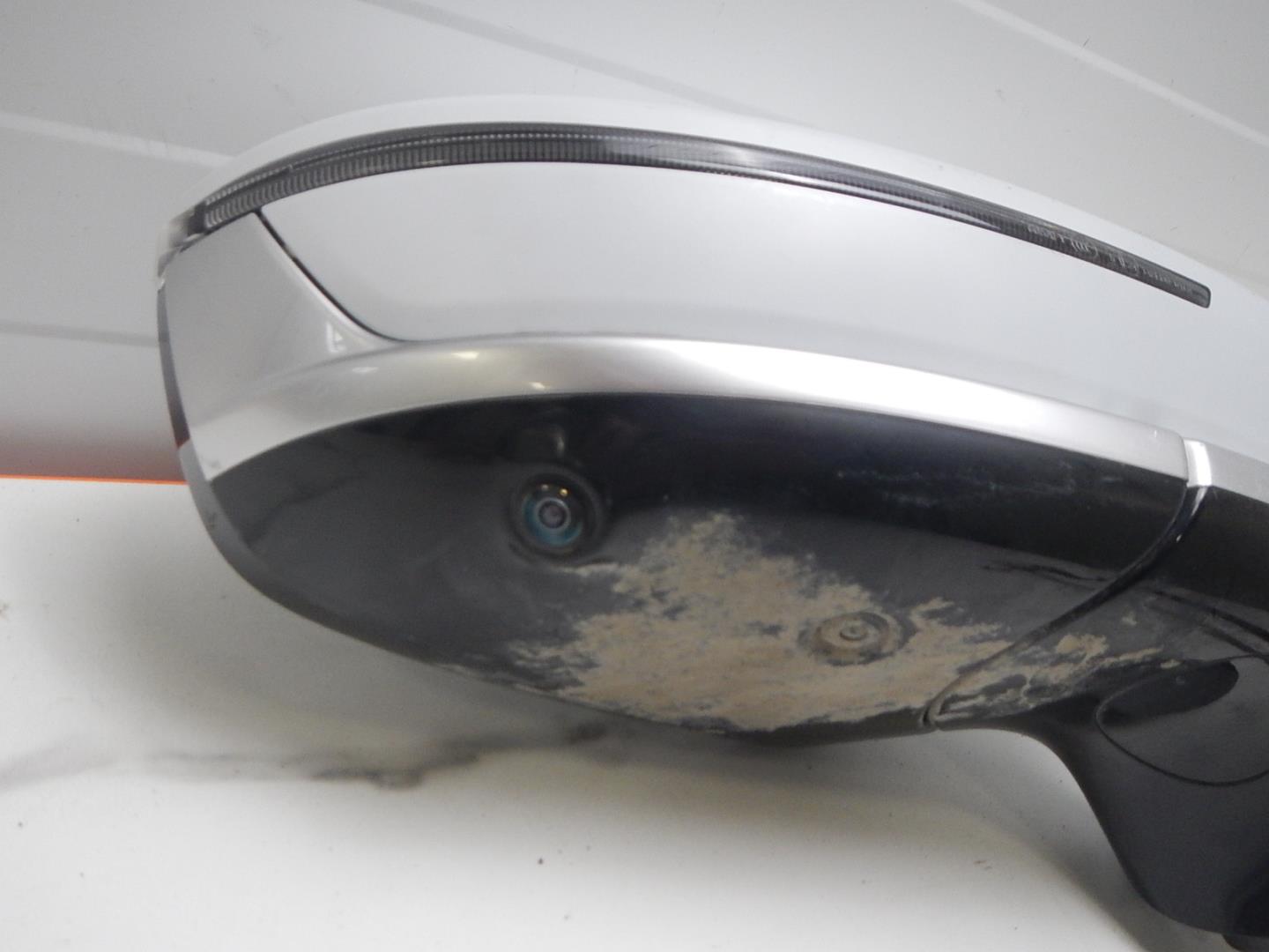 Зеркало правое электрическое