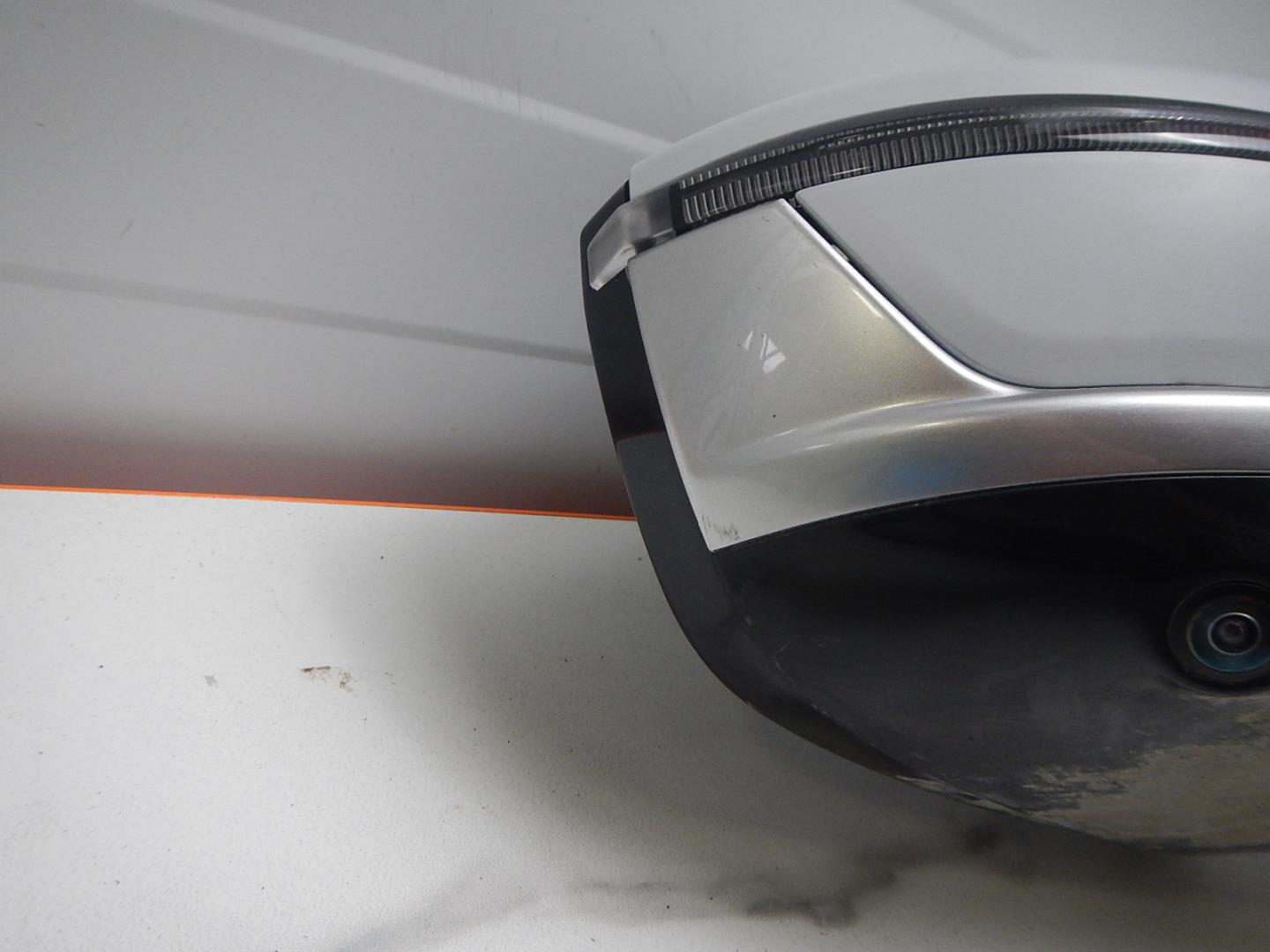 Зеркало правое электрическое