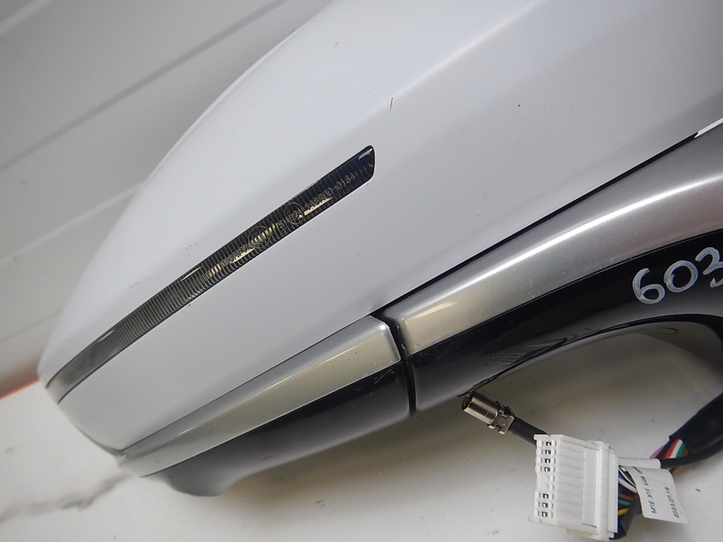 Зеркало правое электрическое