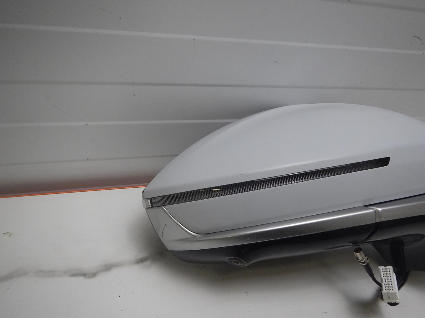 Зеркало правое электрическое