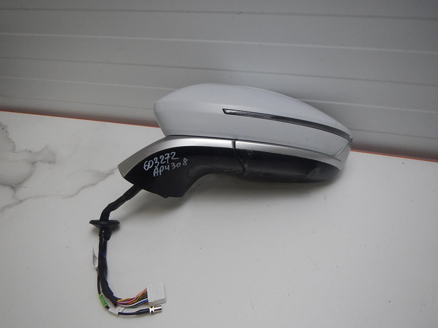 Зеркало левое электрическое