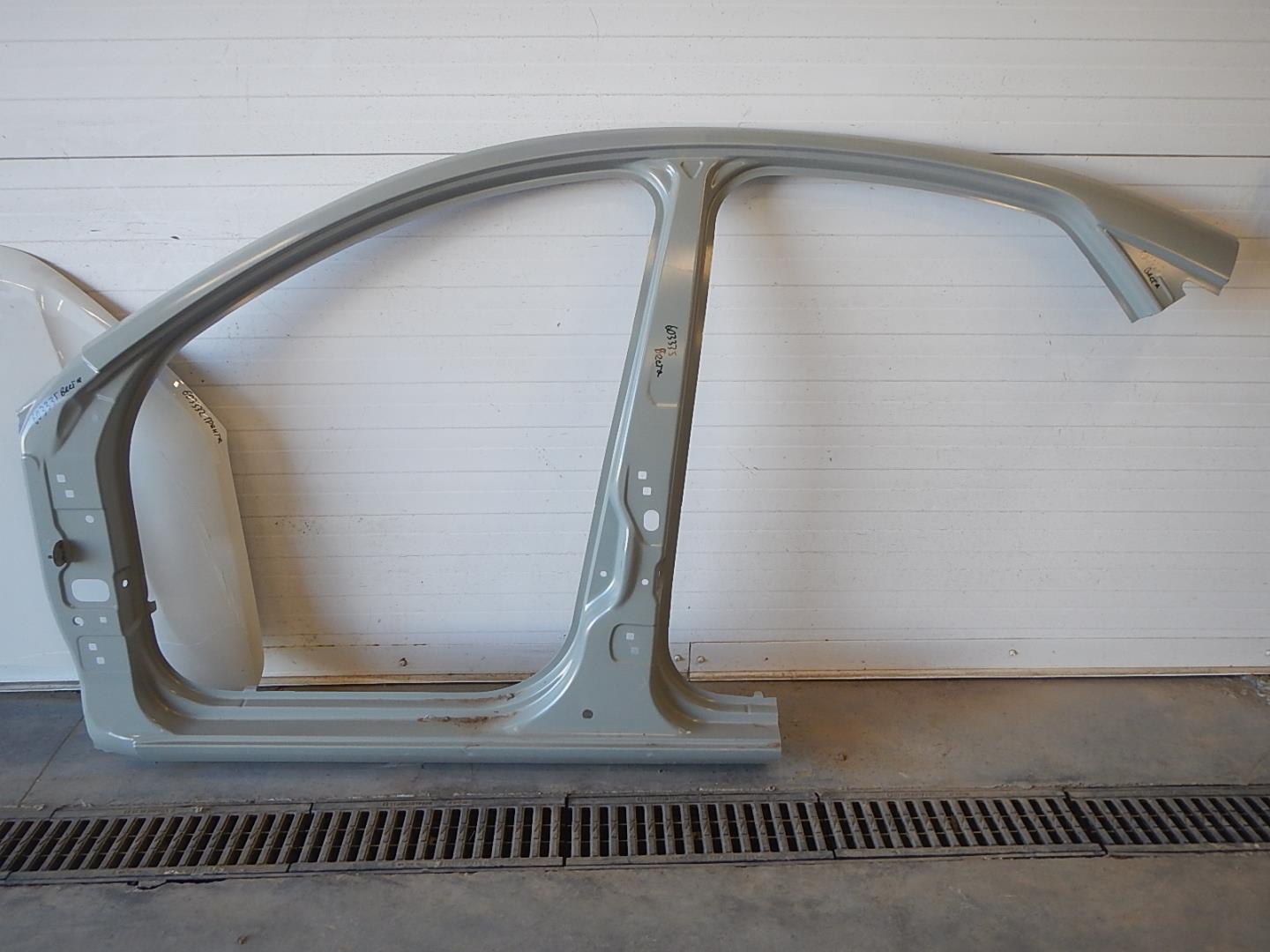 Кузовной элемент