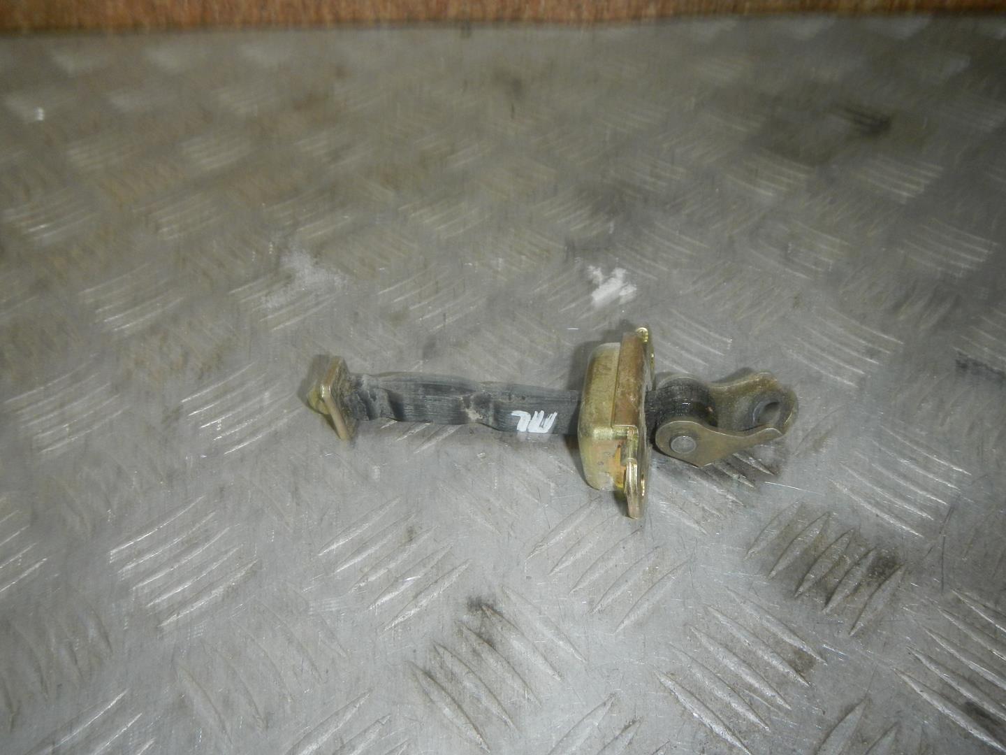 Ограничитель двери