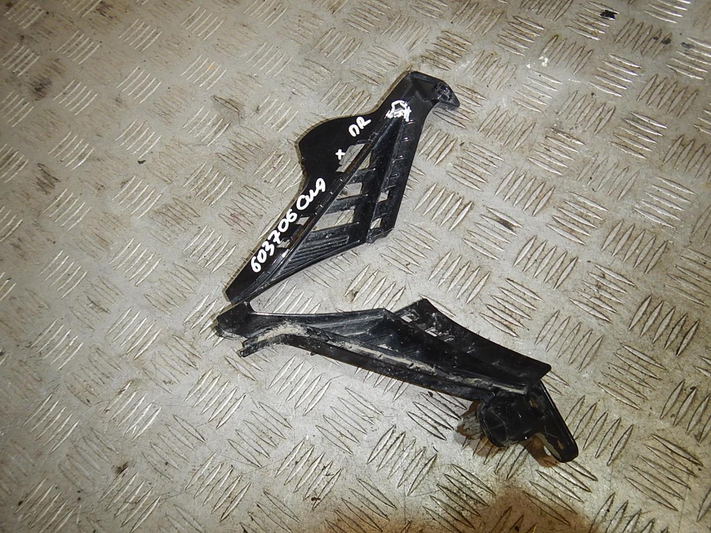 Решетка в бампер правая