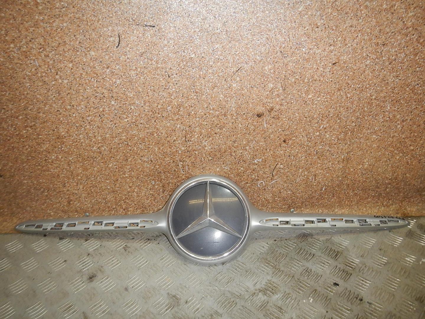 Накладка на решетку радиатора