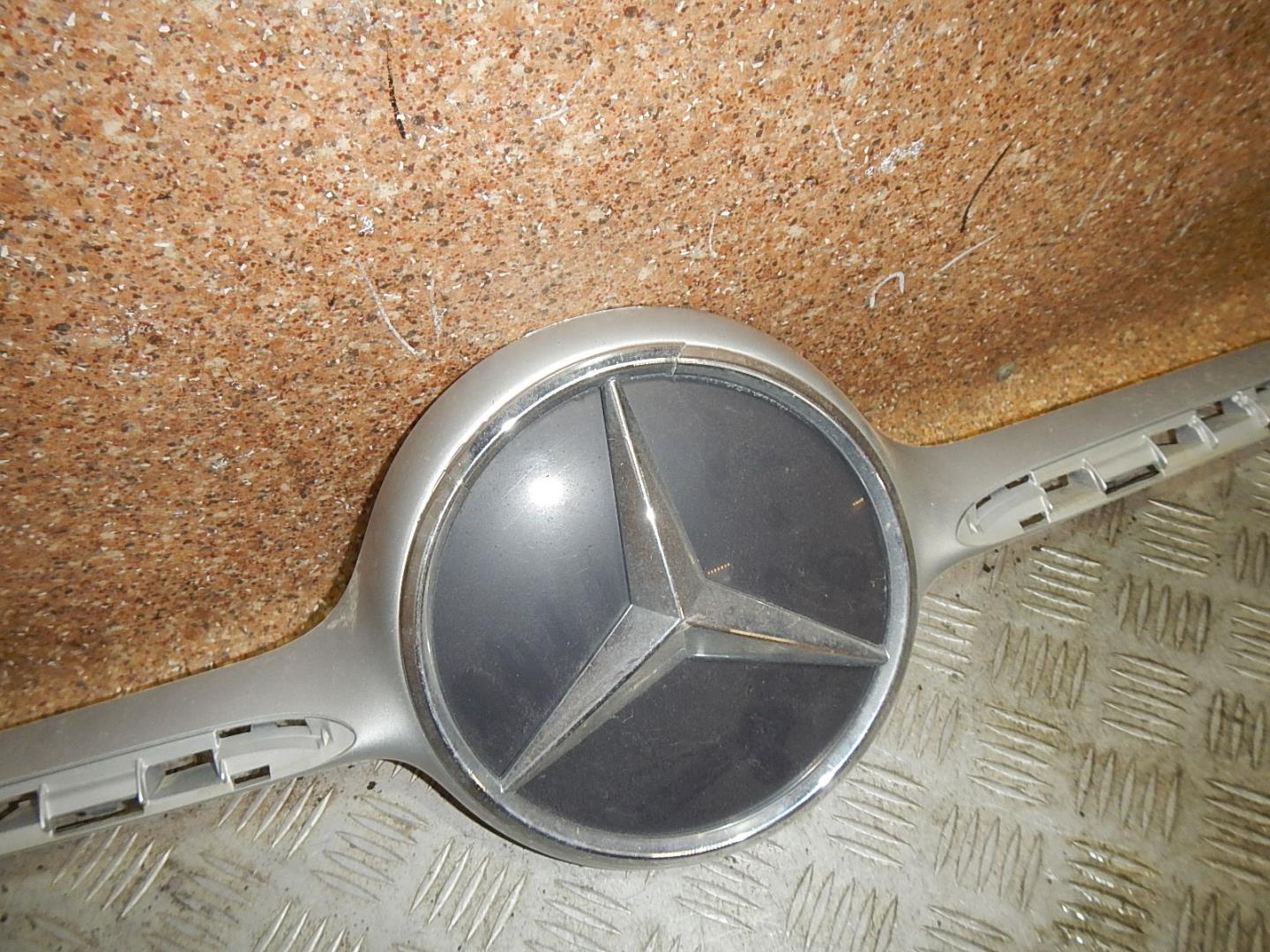 Накладка на решетку радиатора