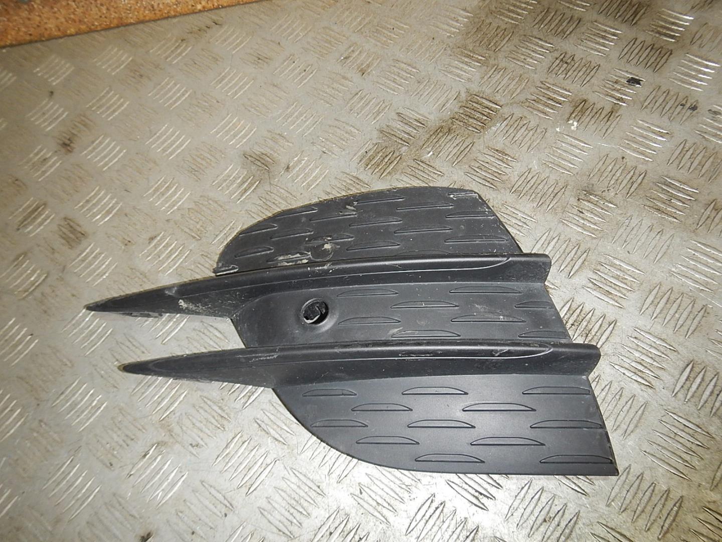 Решетка в бампер левая