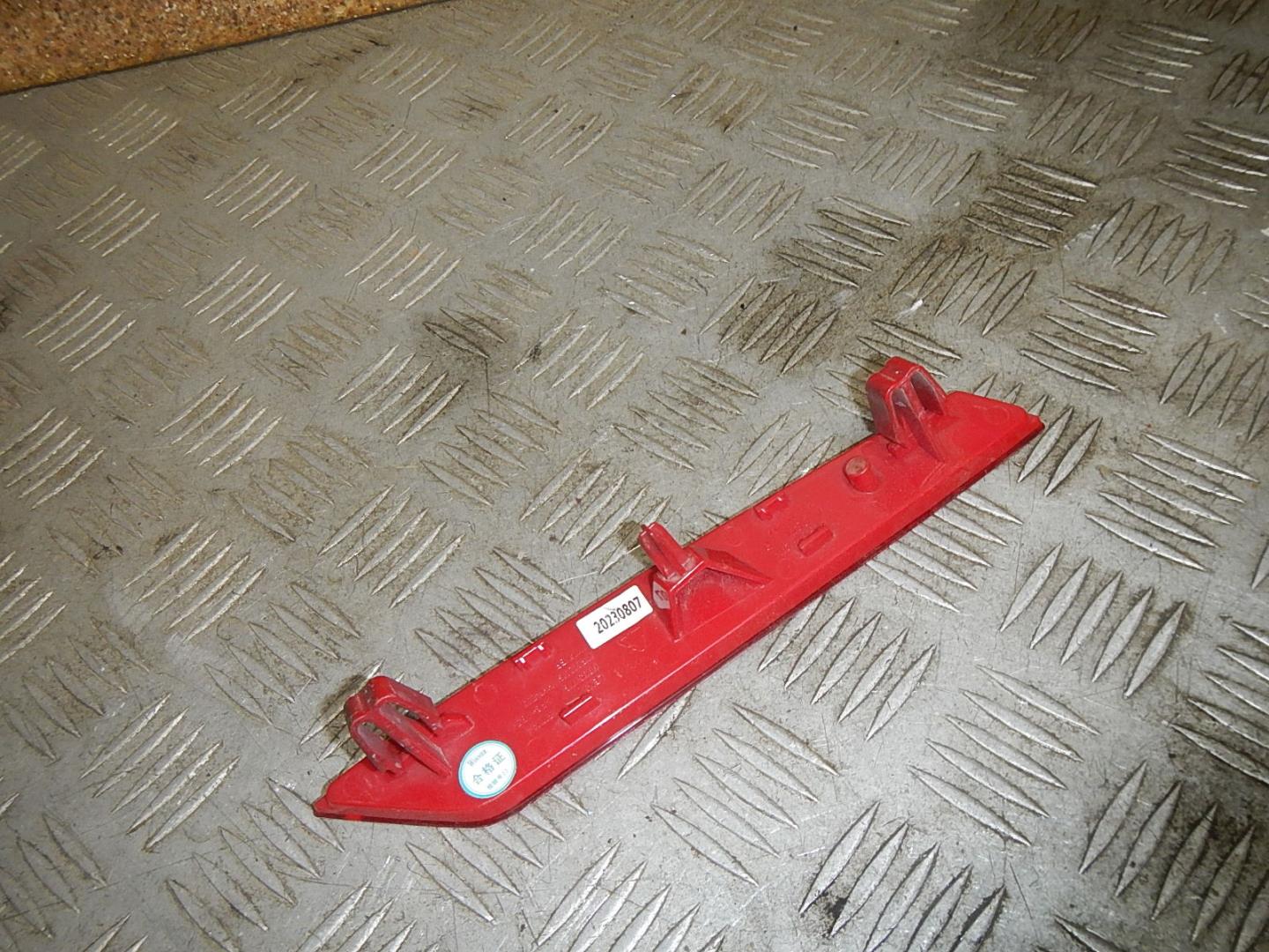 Отражатель в бампер задний правый