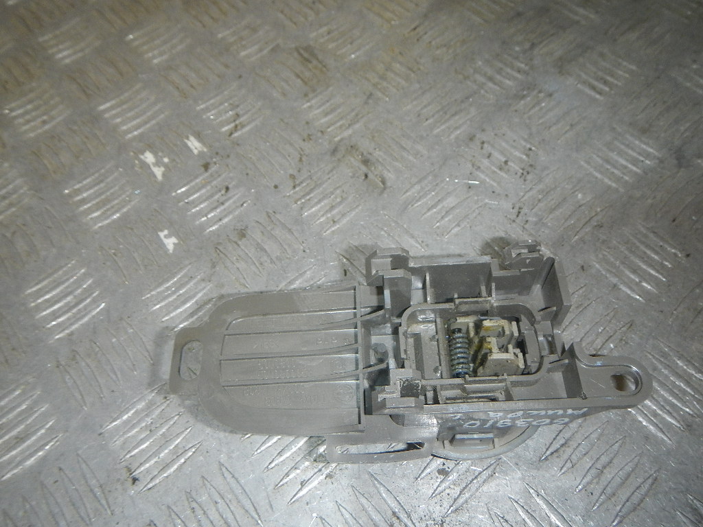 Ручка двери внутренняя левая