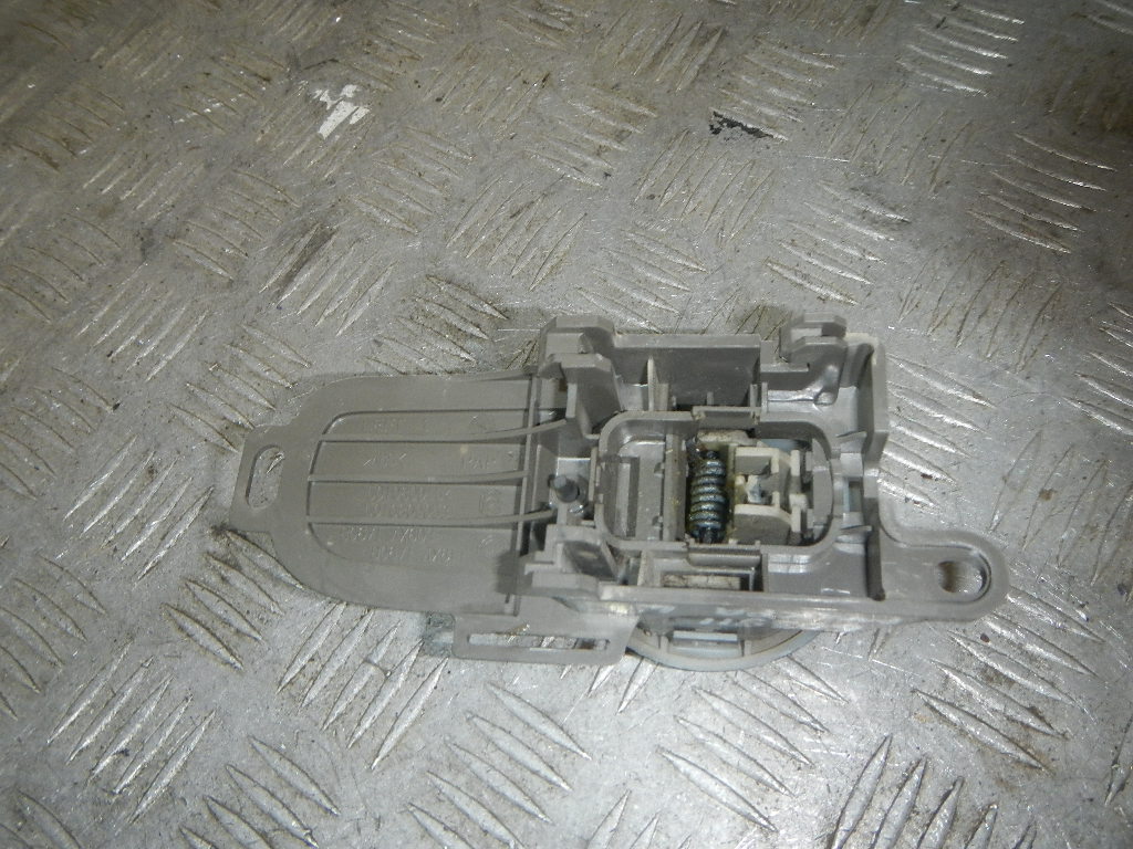 Ручка двери внутренняя левая