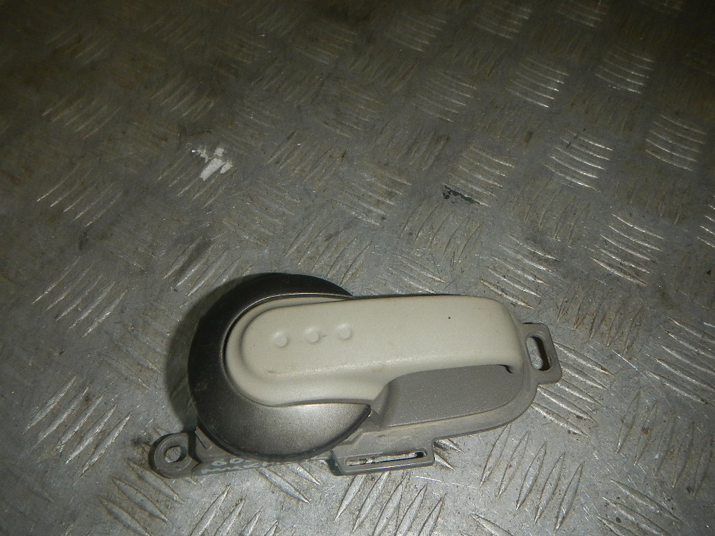 Ручка двери внутренняя левая