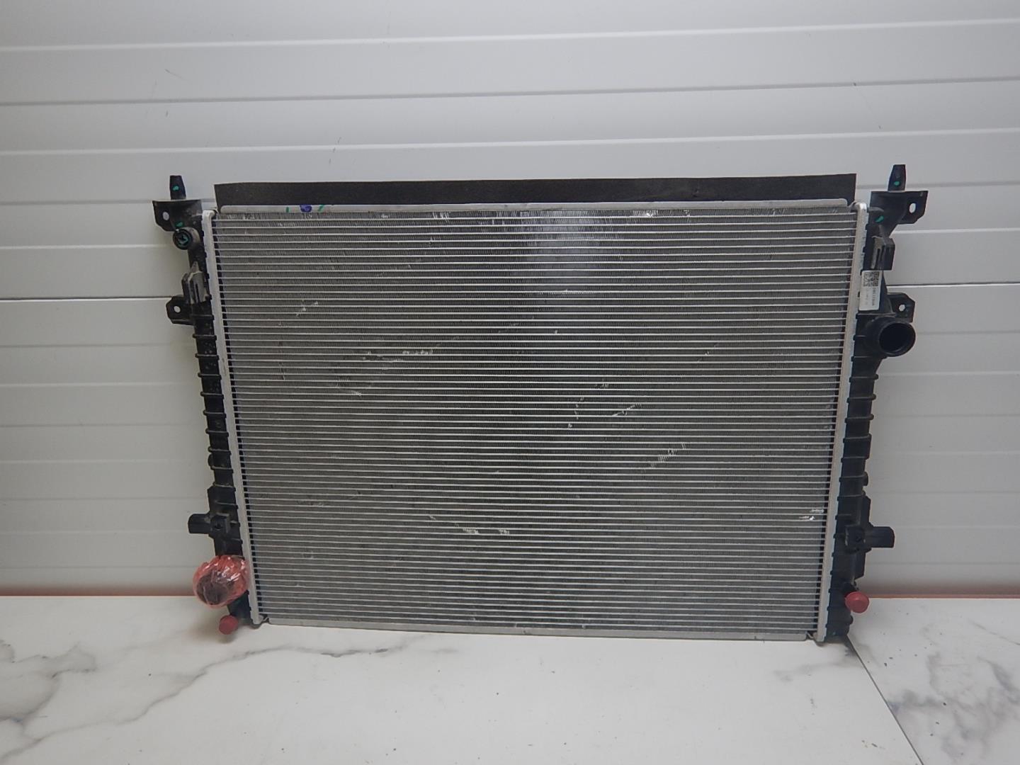 Радиатор охлаждения двигателя основной