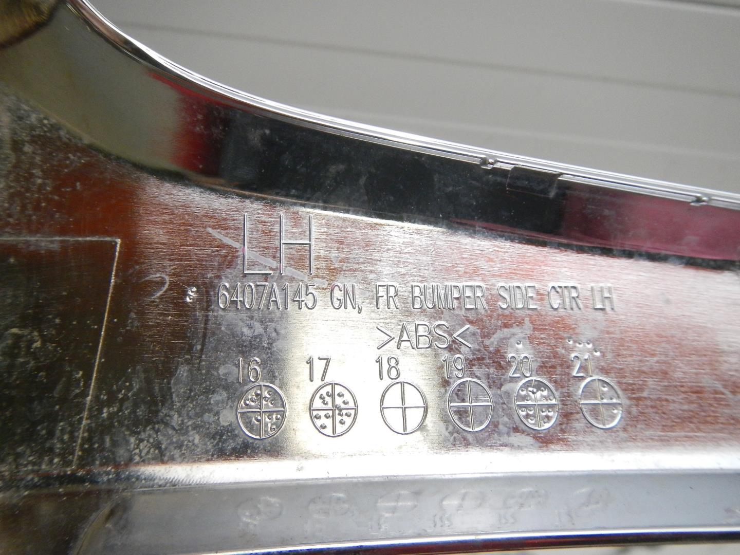 Накладка переднего бампера левая