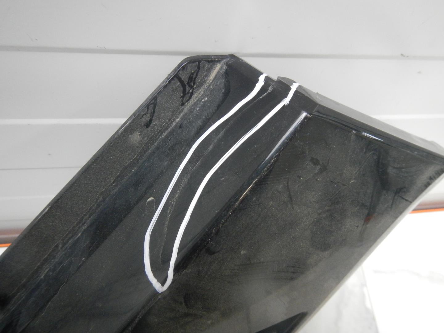 Накладка переднего бампера