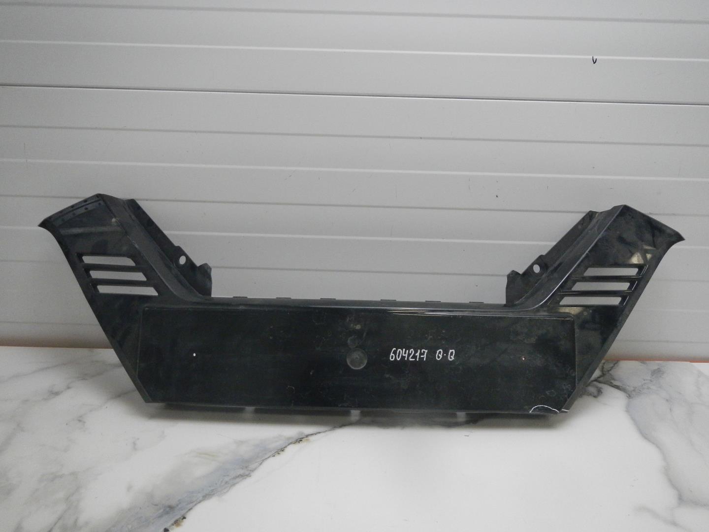 Накладка переднего бампера