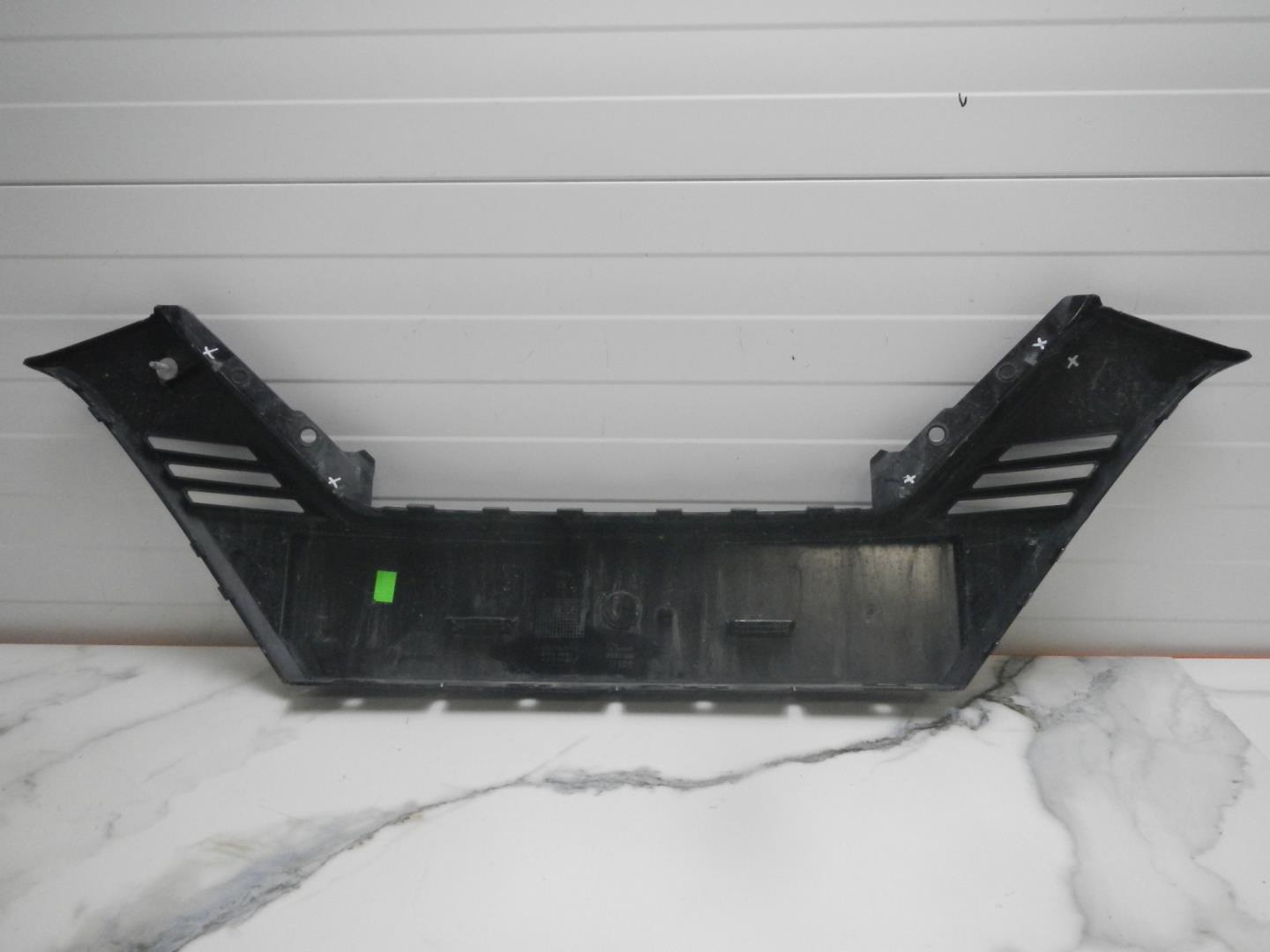 Накладка переднего бампера