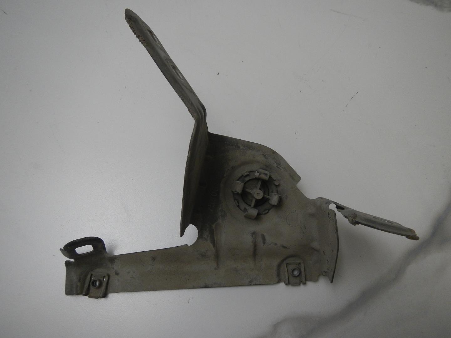 Кронштейн крепления крыла