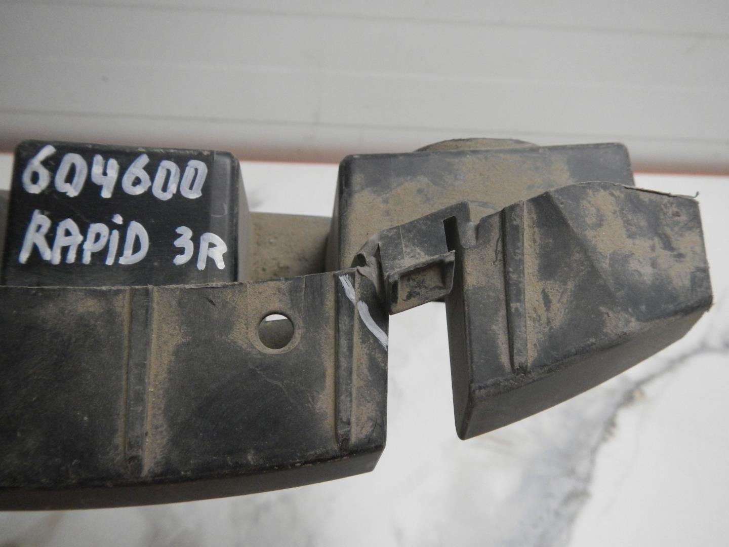 Кронштейн заднего бампера правый