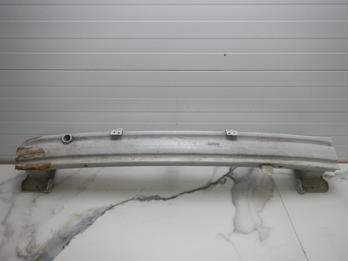 Усилитель переднего бампера