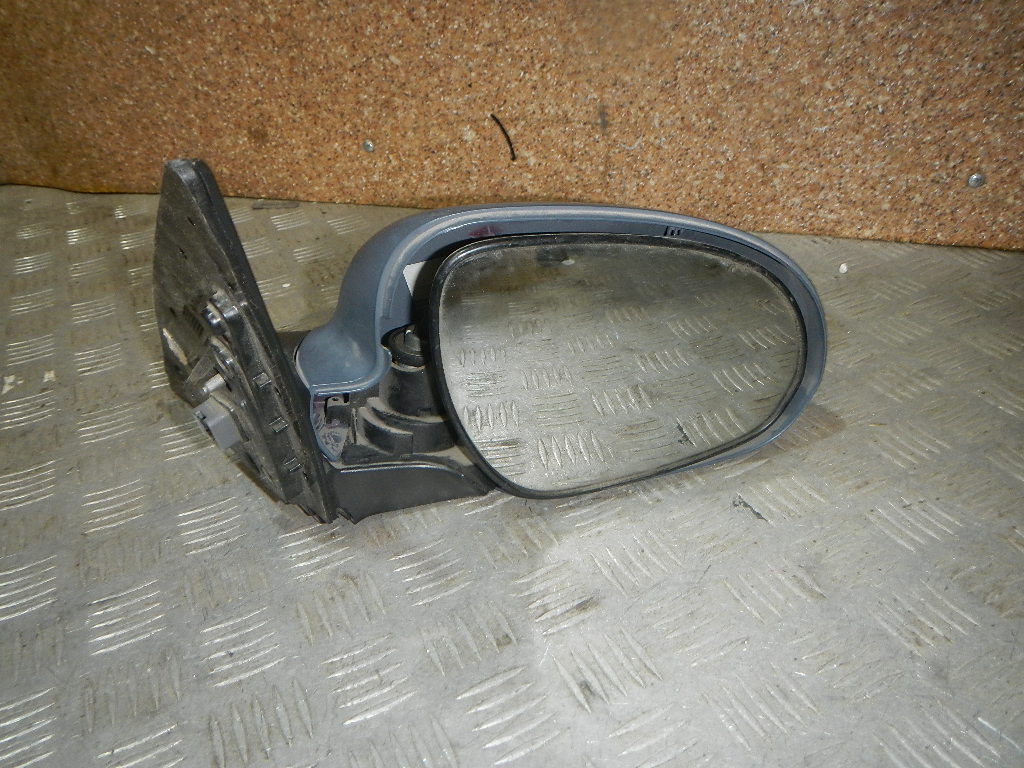 Зеркало правое электрическое