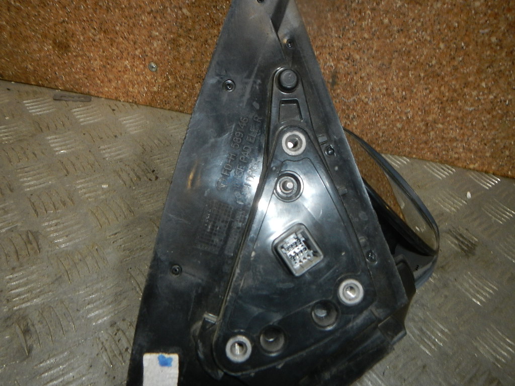 Зеркало правое электрическое