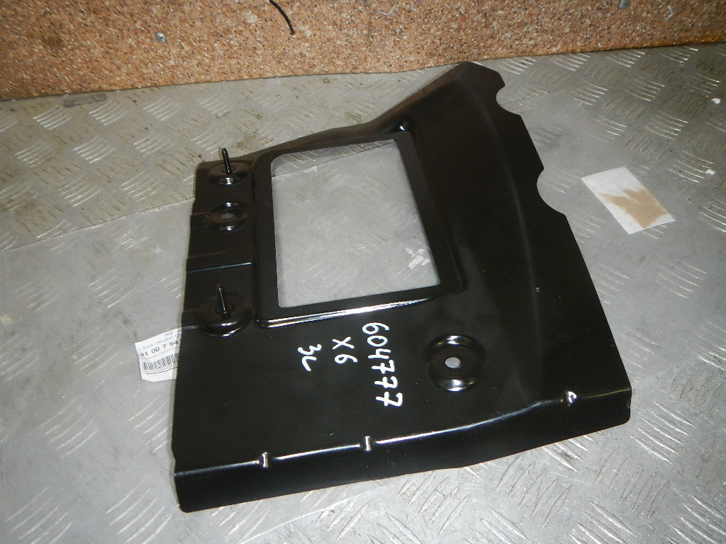 Кузовной элемент