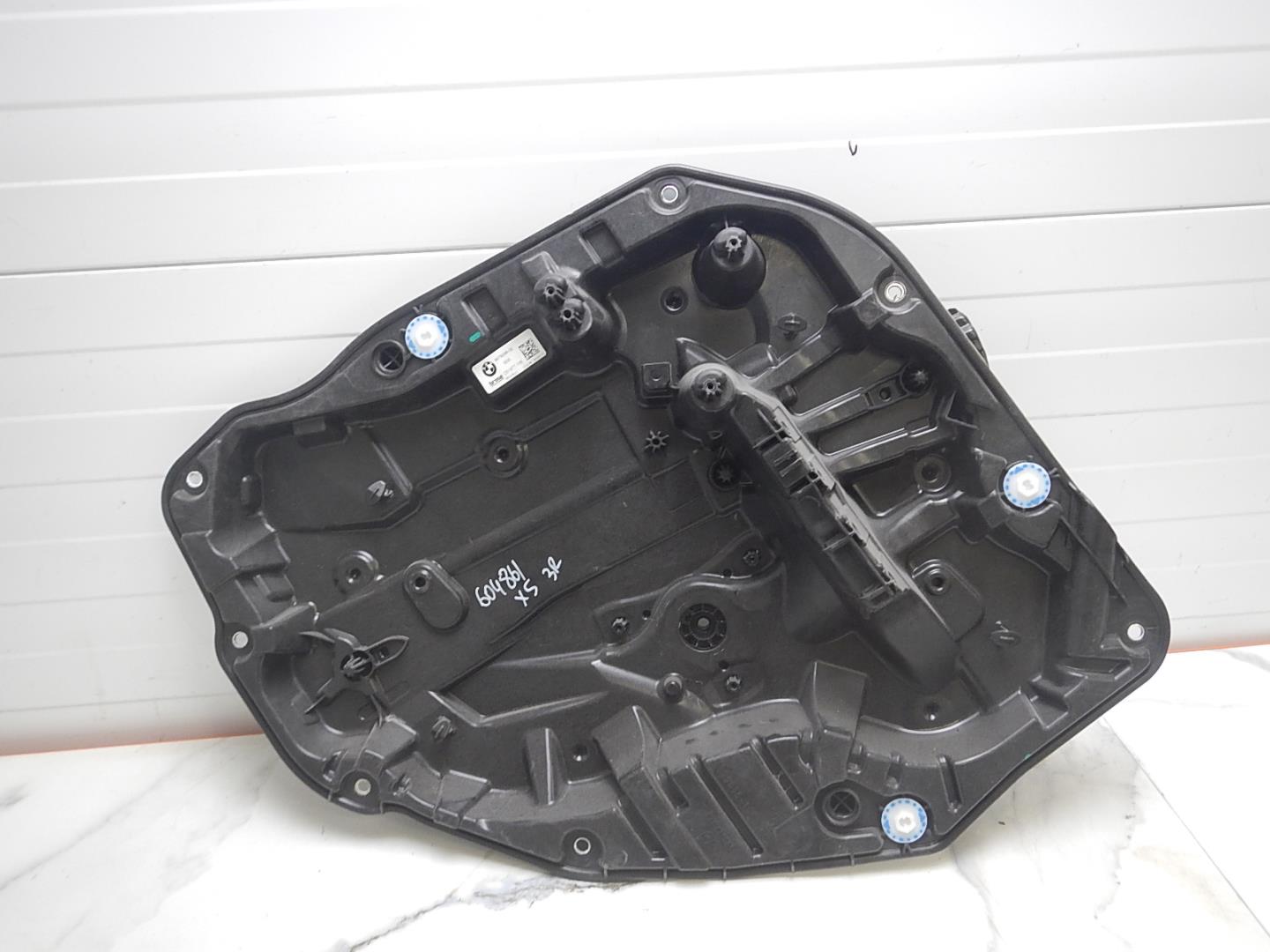 Стеклоподъемник электр. задний правый