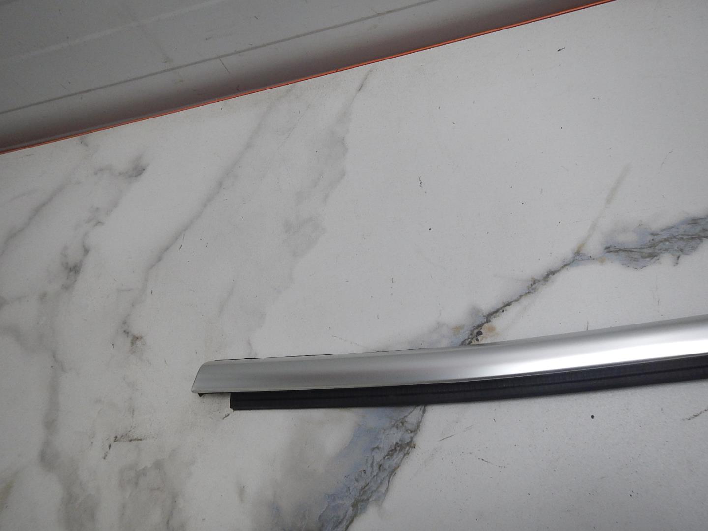 Накладка стекла заднего правого