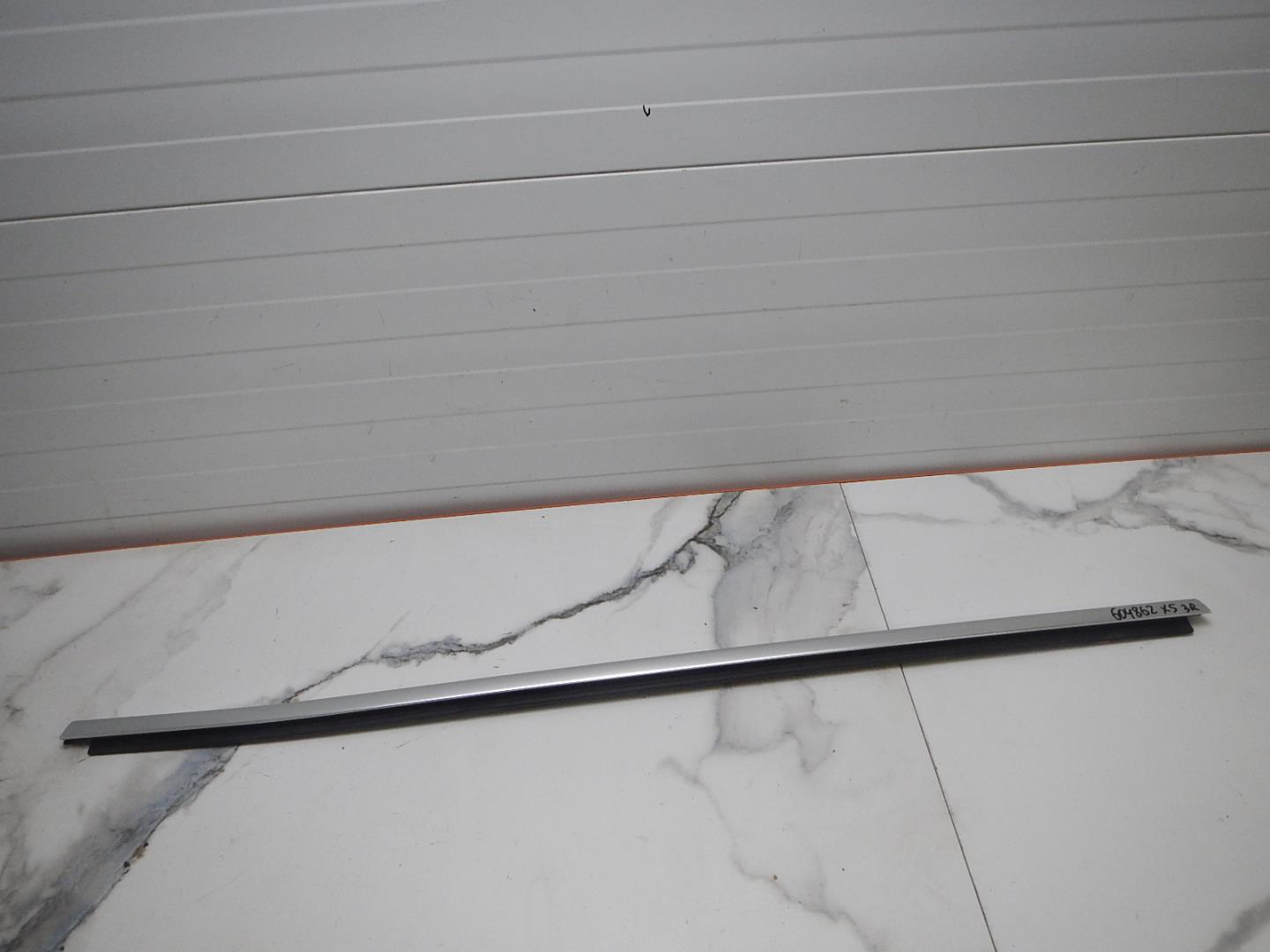 Накладка стекла заднего правого