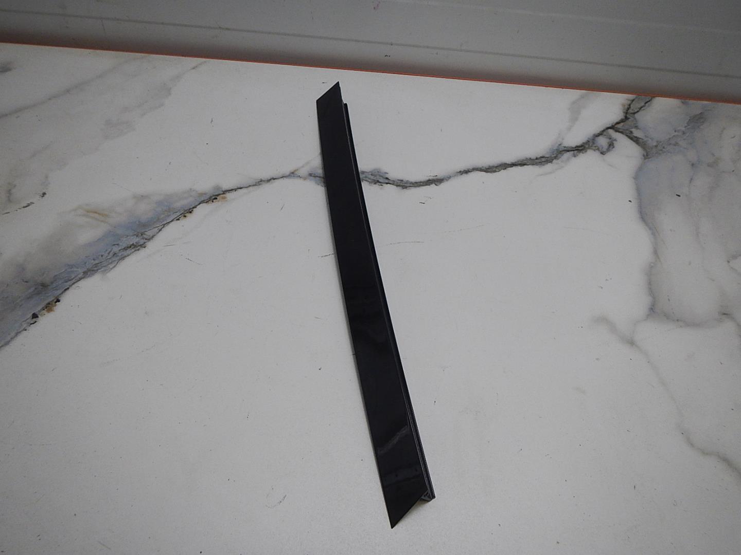 Накладка двери задней правой