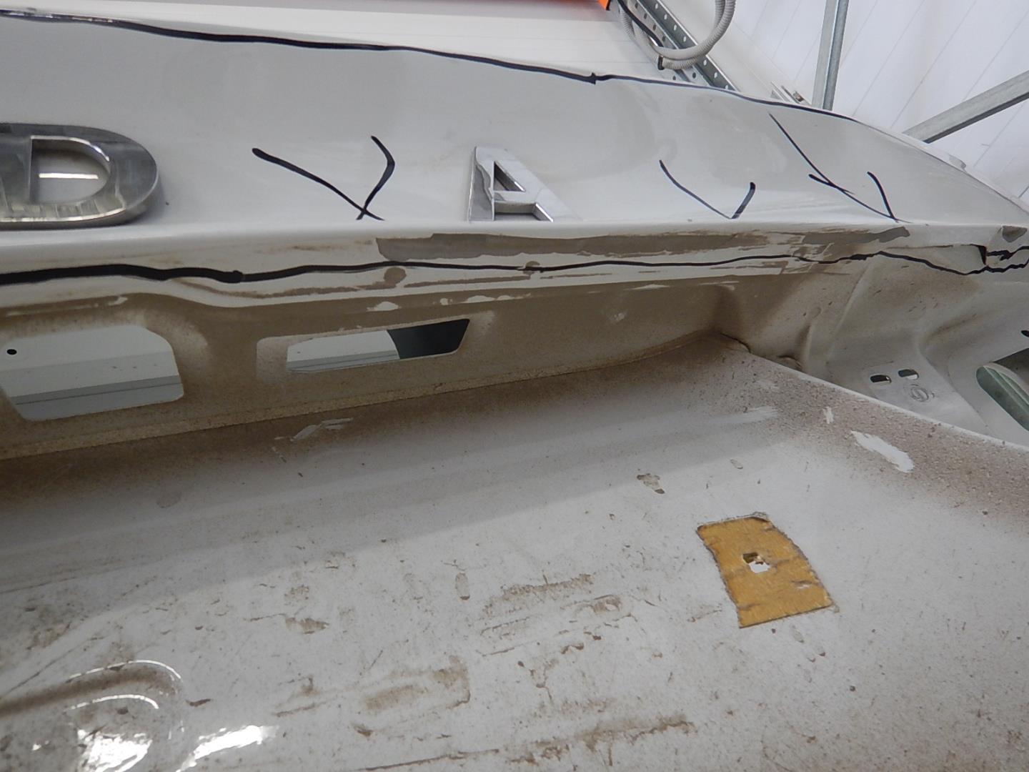 Дверь багажника