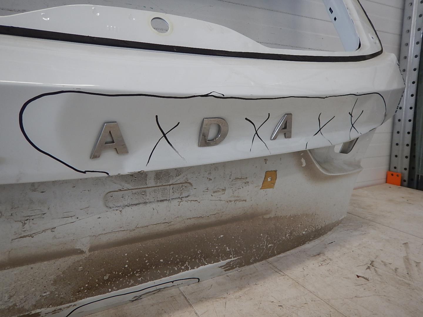 Дверь багажника