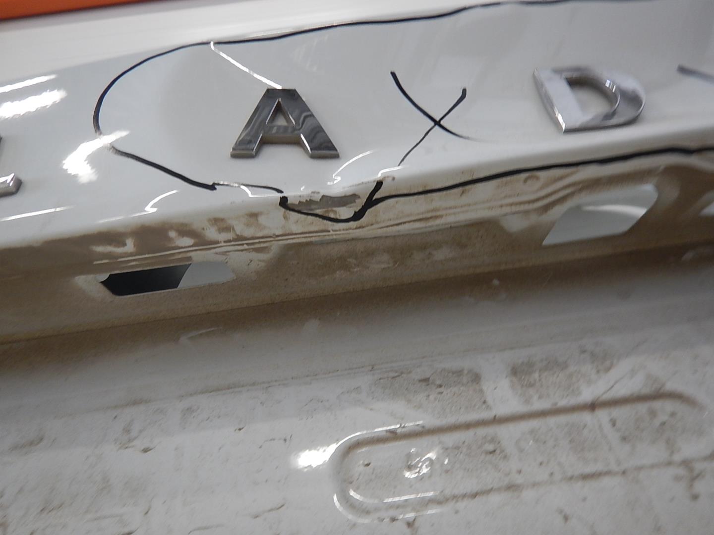 Дверь багажника