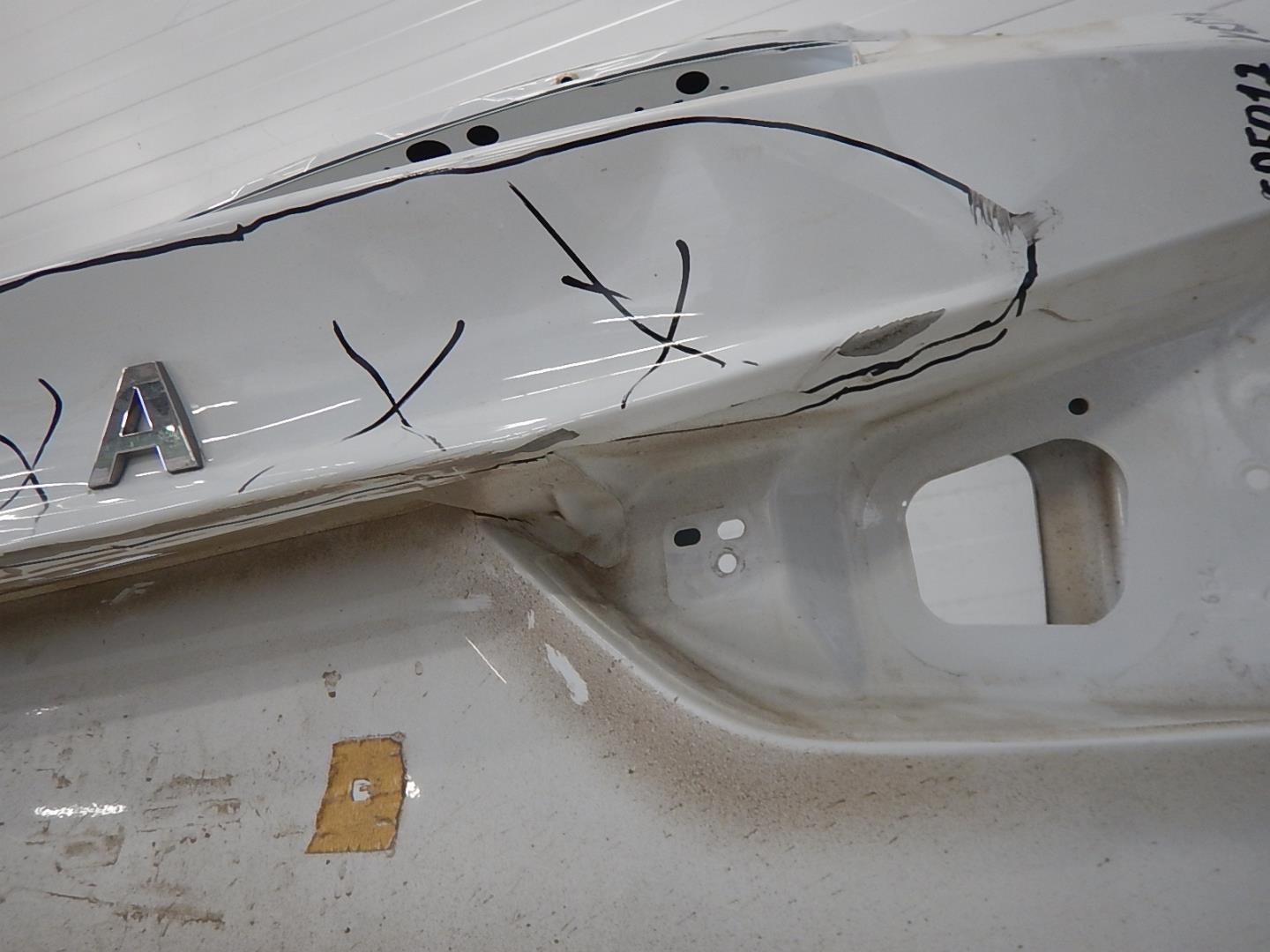 Дверь багажника