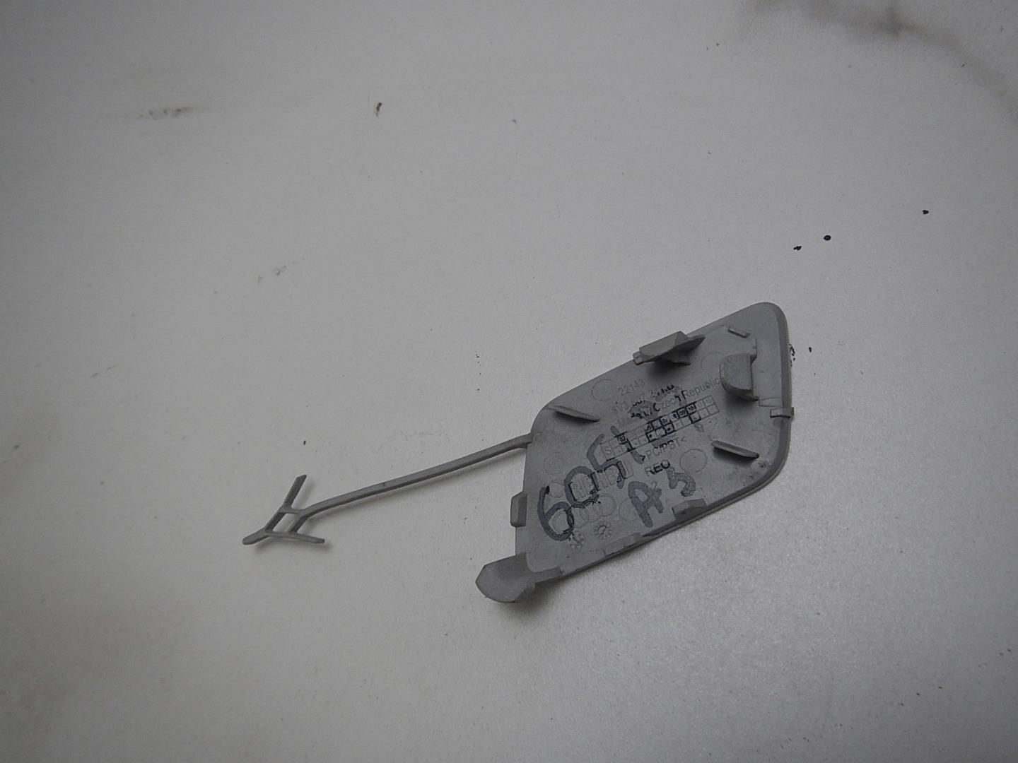 Заглушка буксировочного крюка