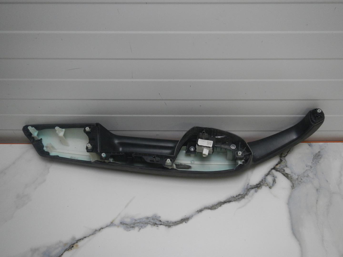 Ручка двери внутренняя правая