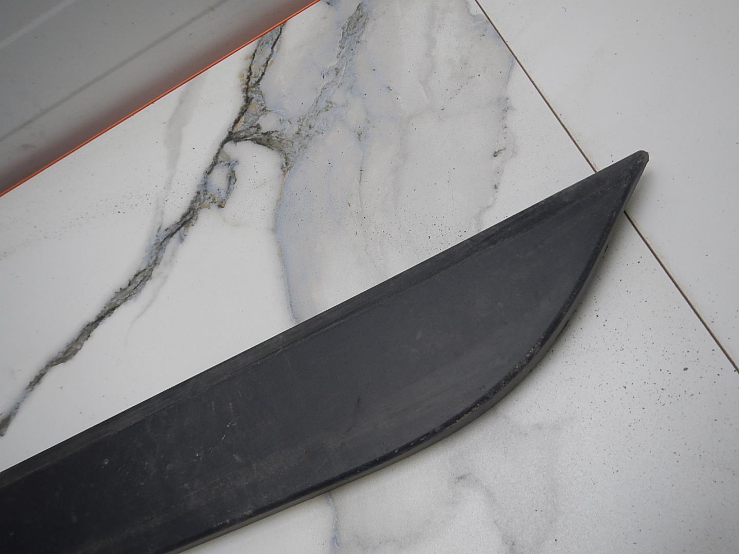 Молдинг задней левой двери