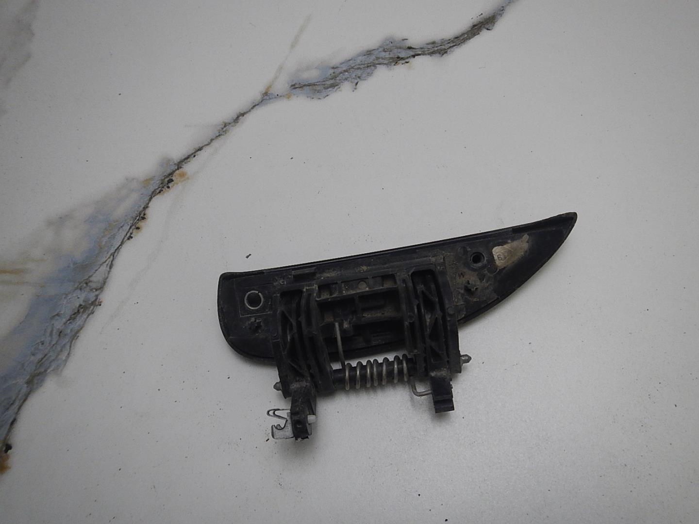 Ручка двери передней наружная правая