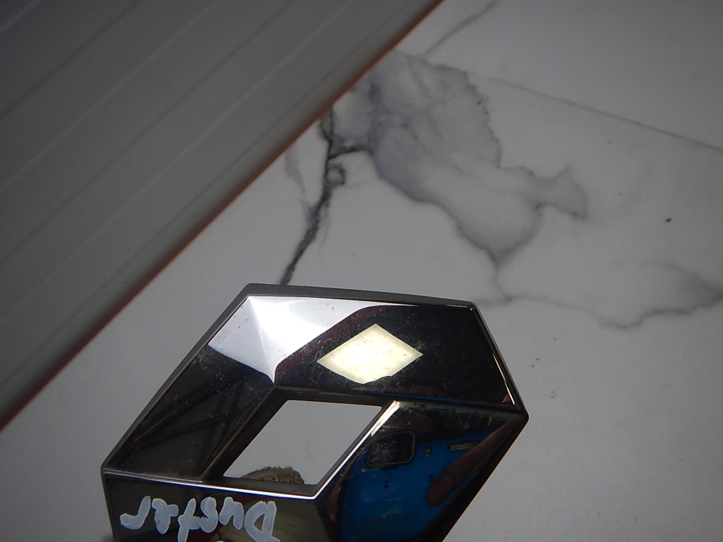 Эмблема на крышку багажника