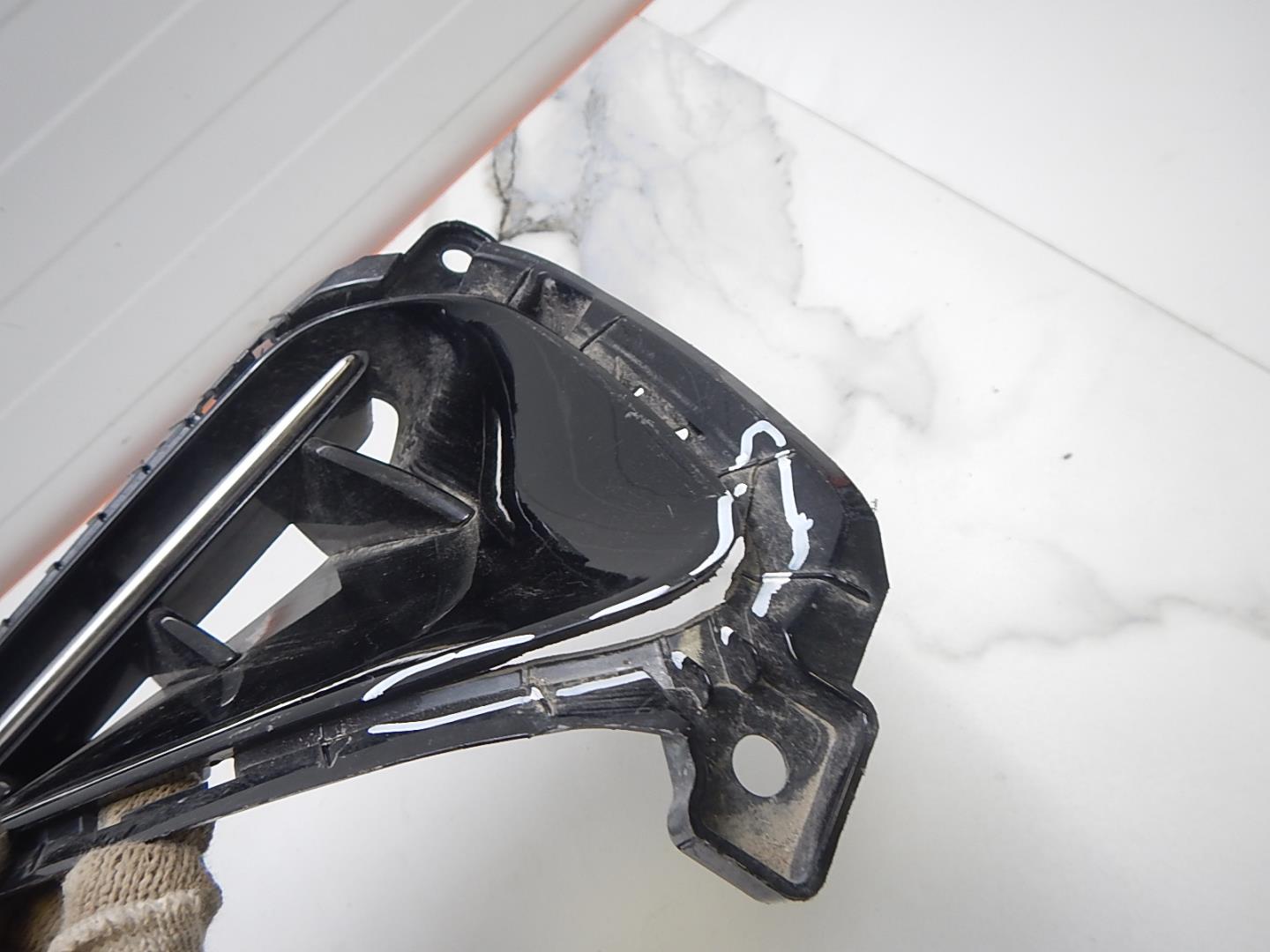 Решетка в бампер правая