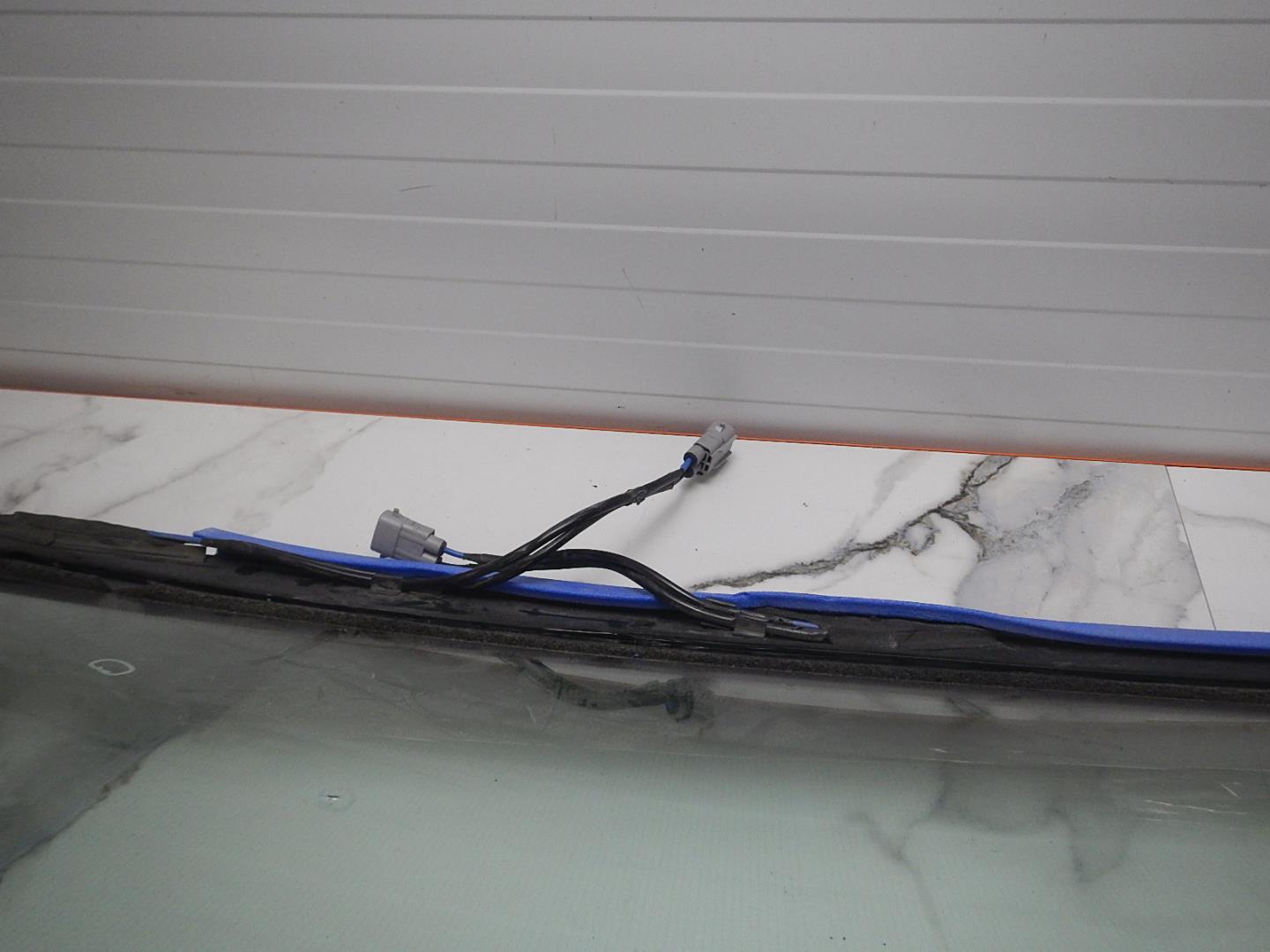 Стекло лобовое (ветровое)