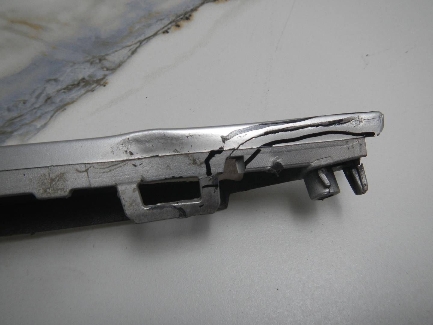 Молдинг заднего бампера