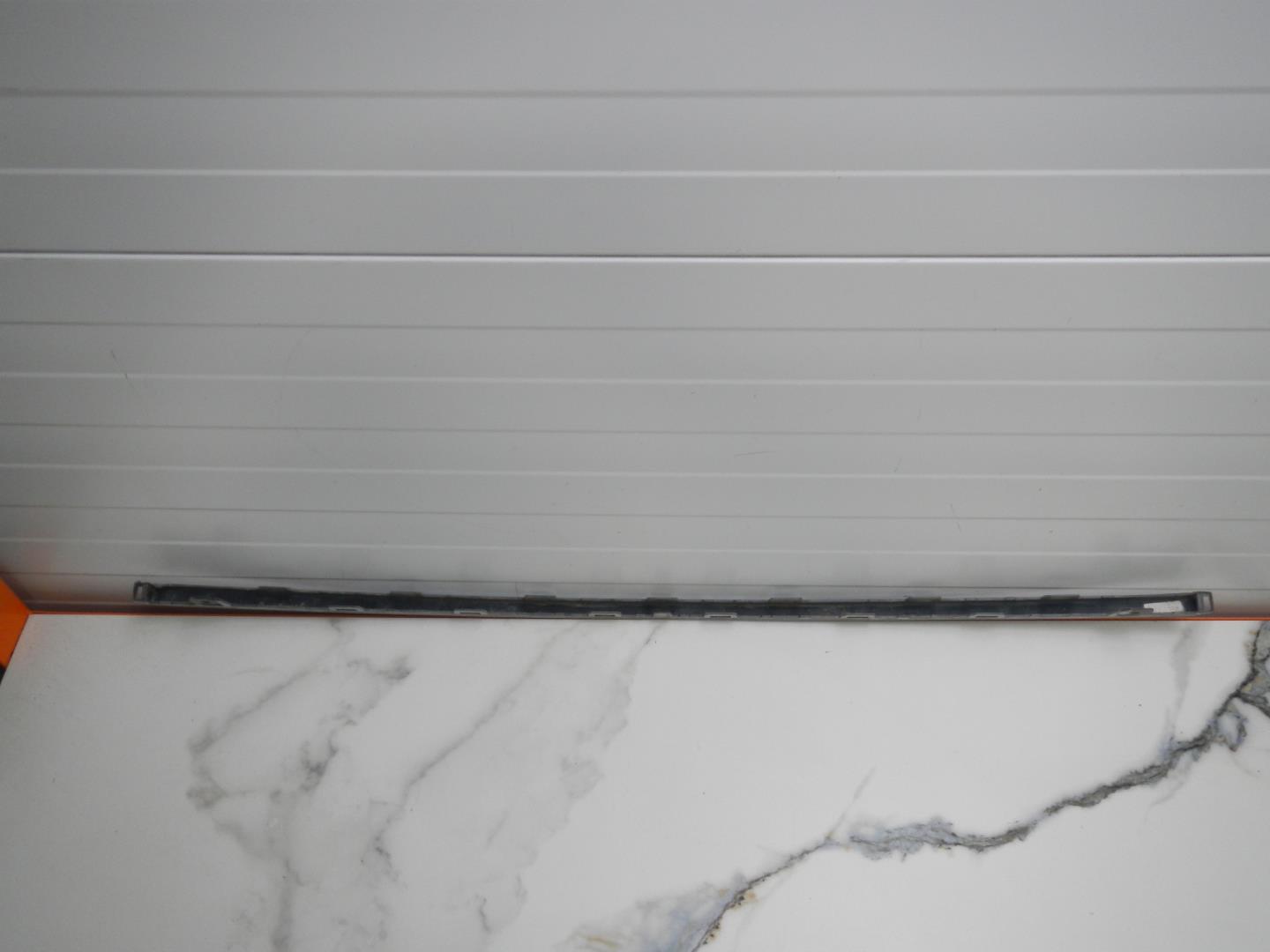 Молдинг заднего бампера