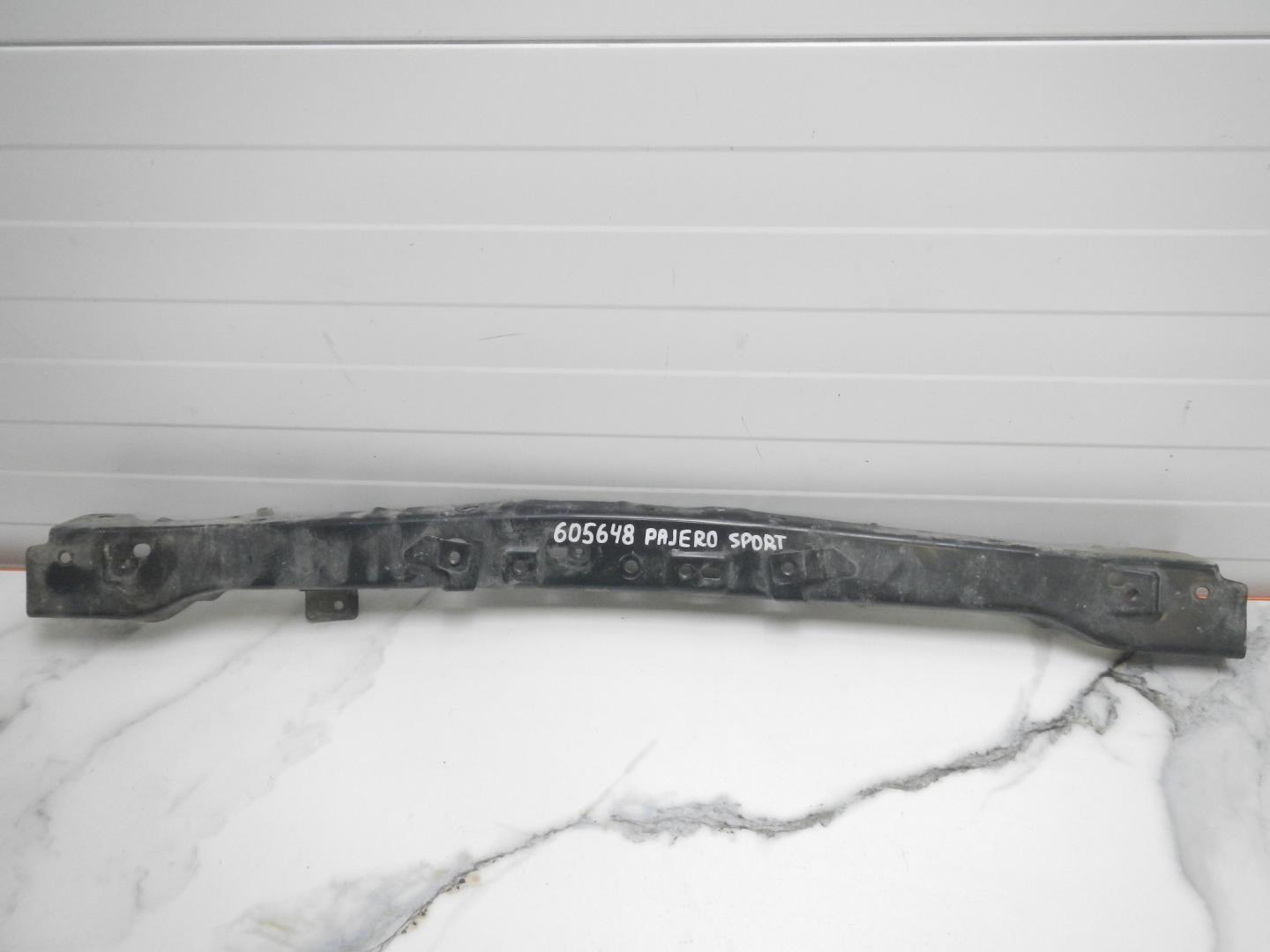 Усилитель переднего бампера