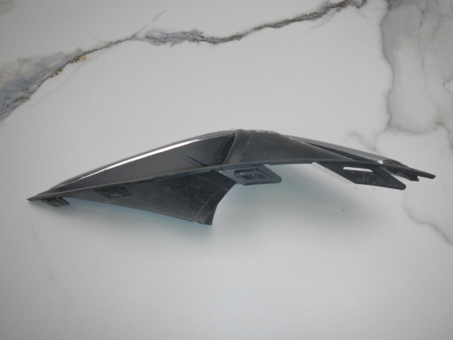 Рамка противотуманной фары левой