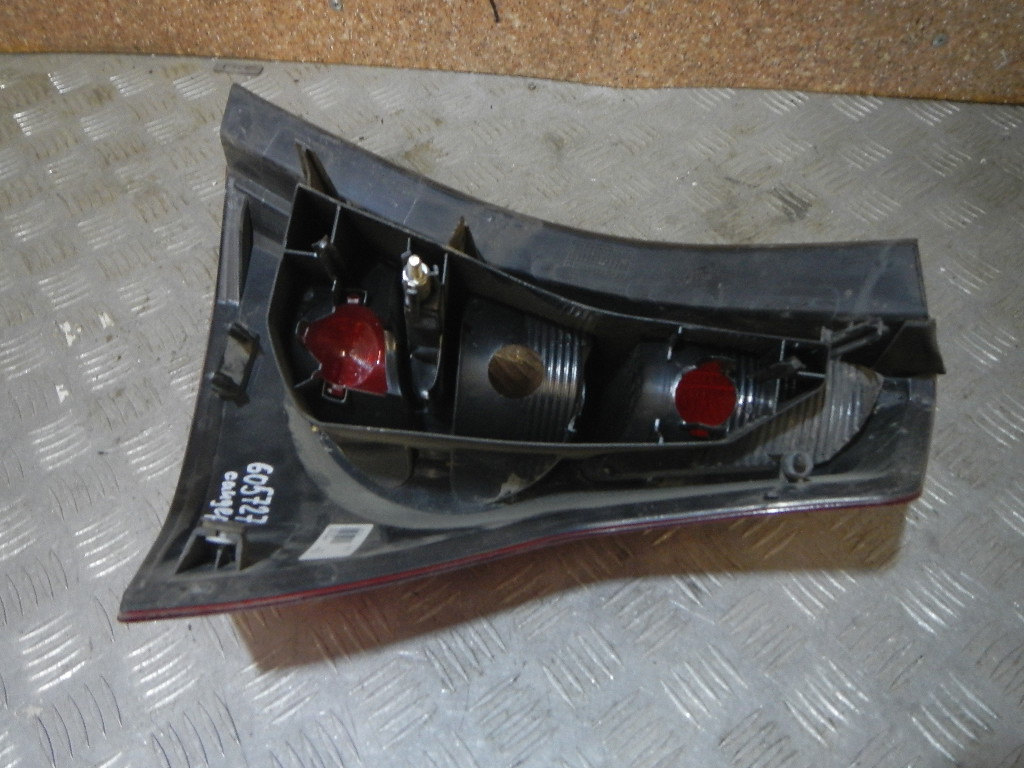 Фонарь задний левый